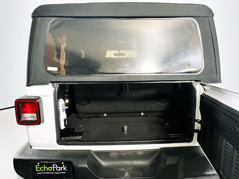 Used 2018 Jeep Wrangler Sport image 28