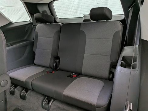 Used 2020 Chevrolet Traverse LT image 17