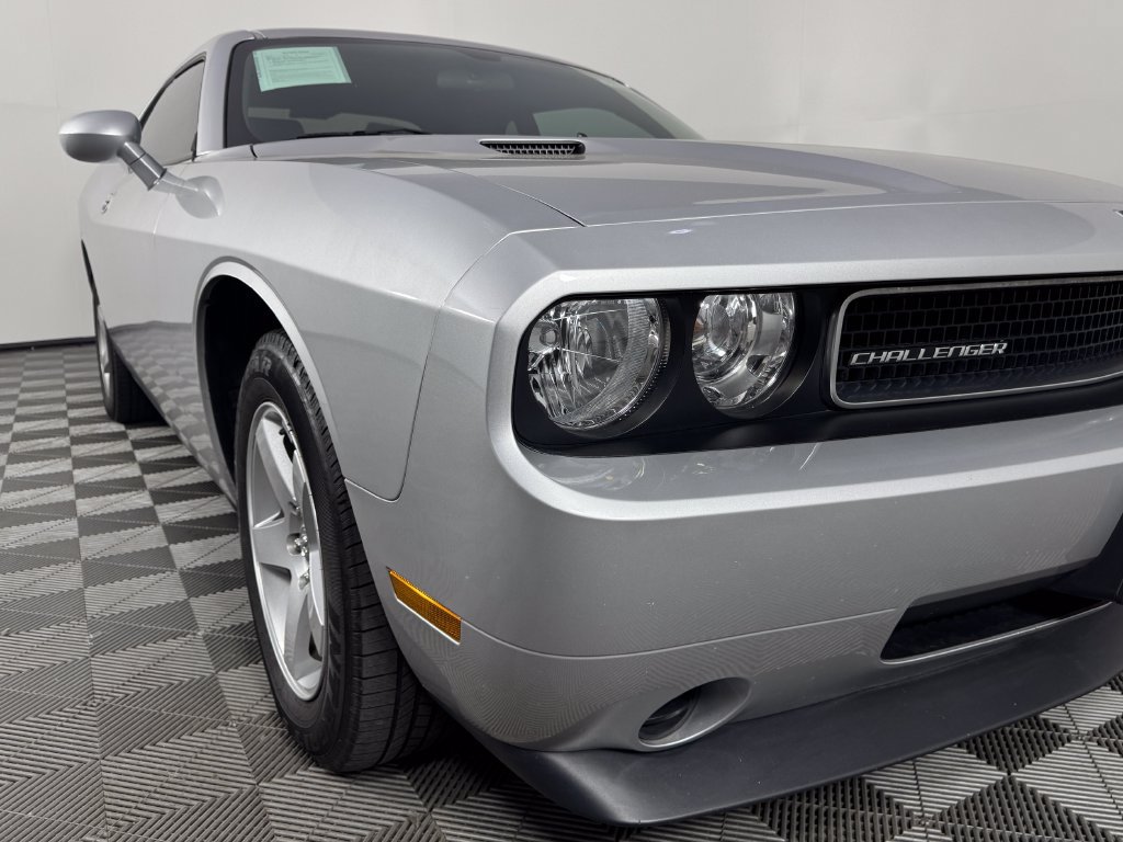 Used 2010 Dodge Challenger SE RWD image 26