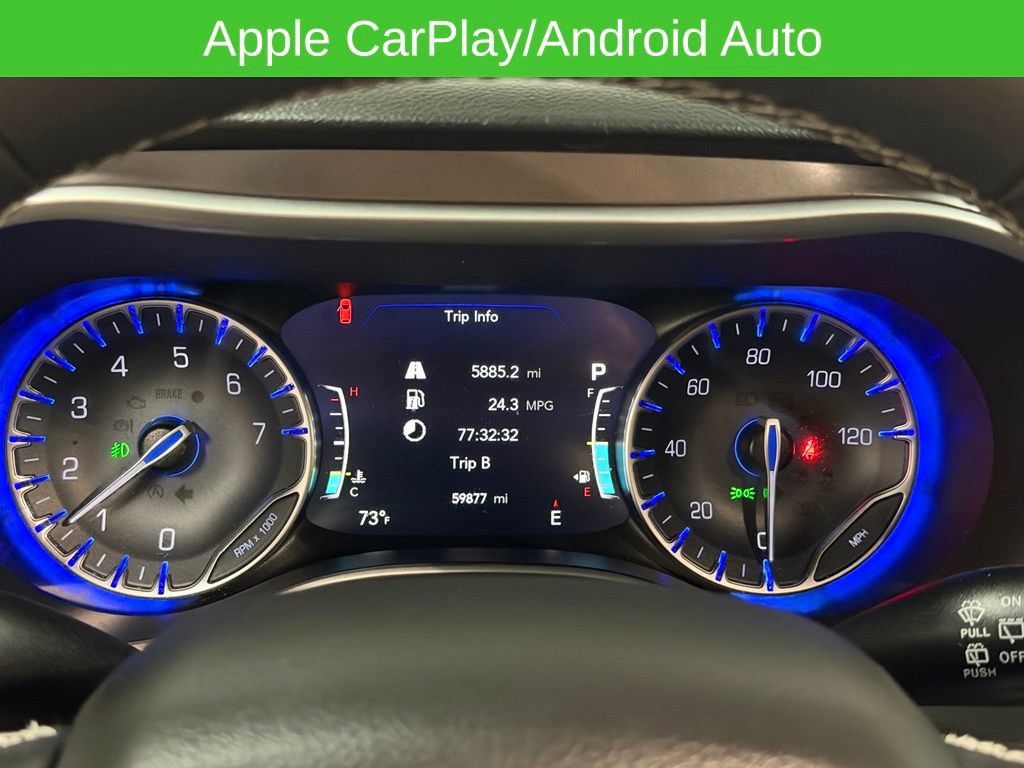 Used 2025 Chrysler Pacifica Select FWD image 41