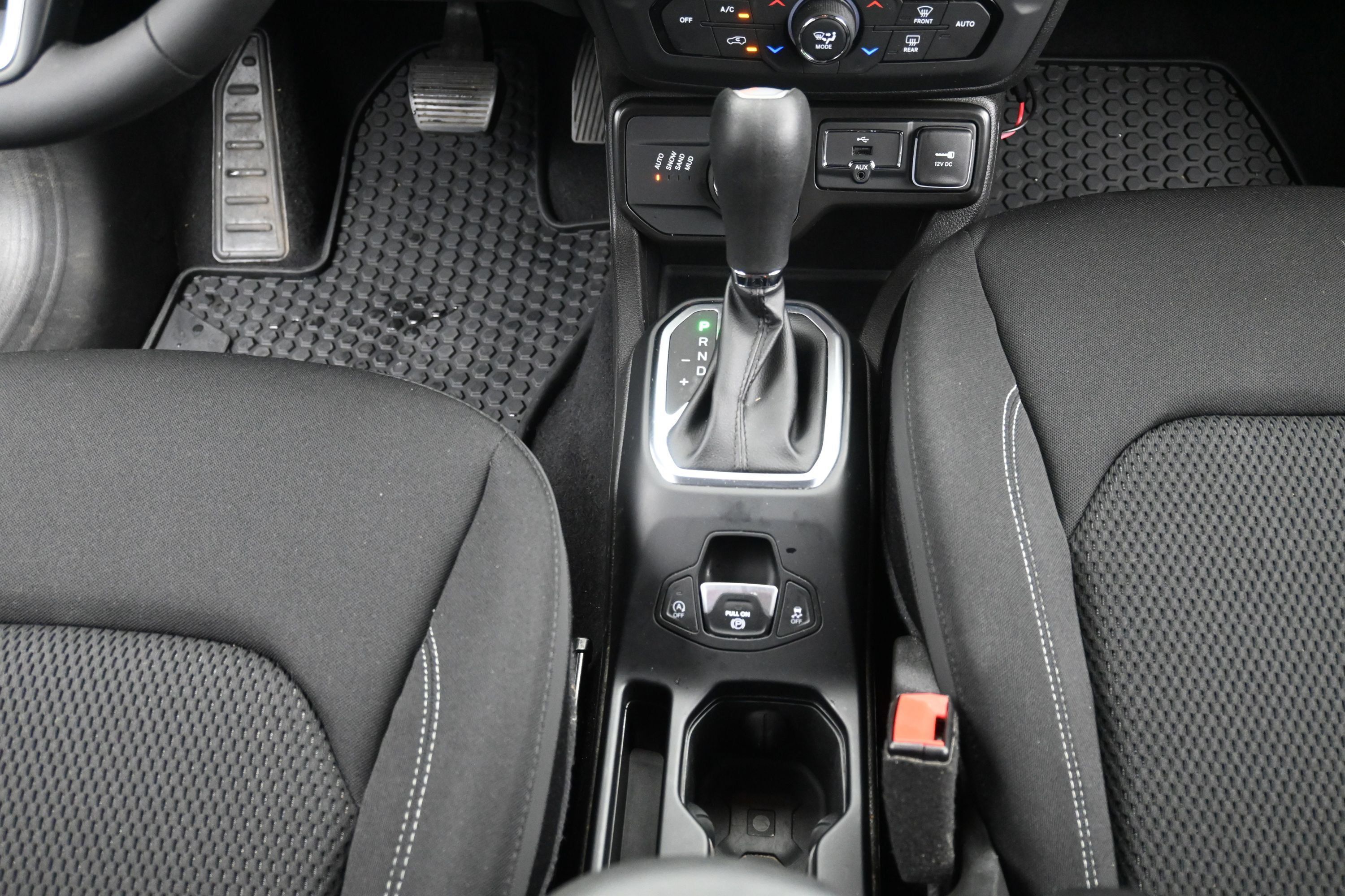 Used 2023 Jeep Renegade Altitude AWD/4WD image 18