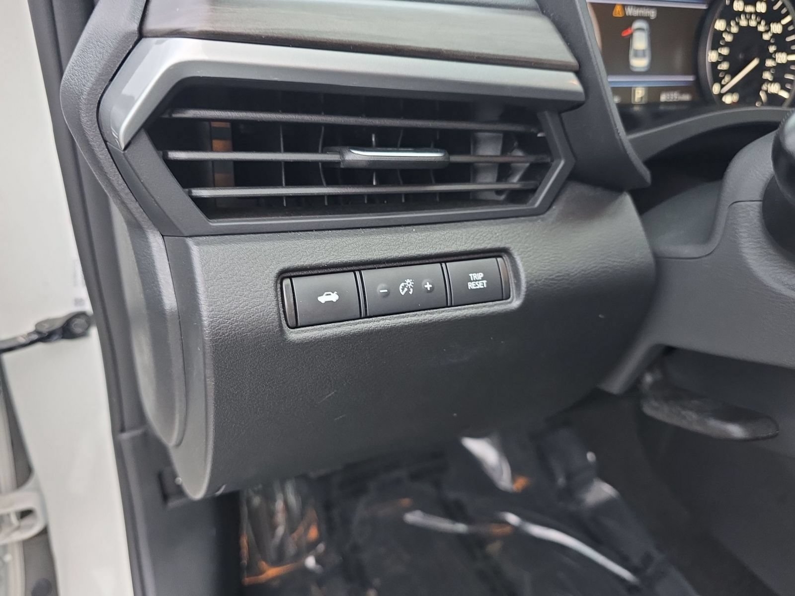 Used 2025 Nissan Altima 2.5 SV FWD image 18