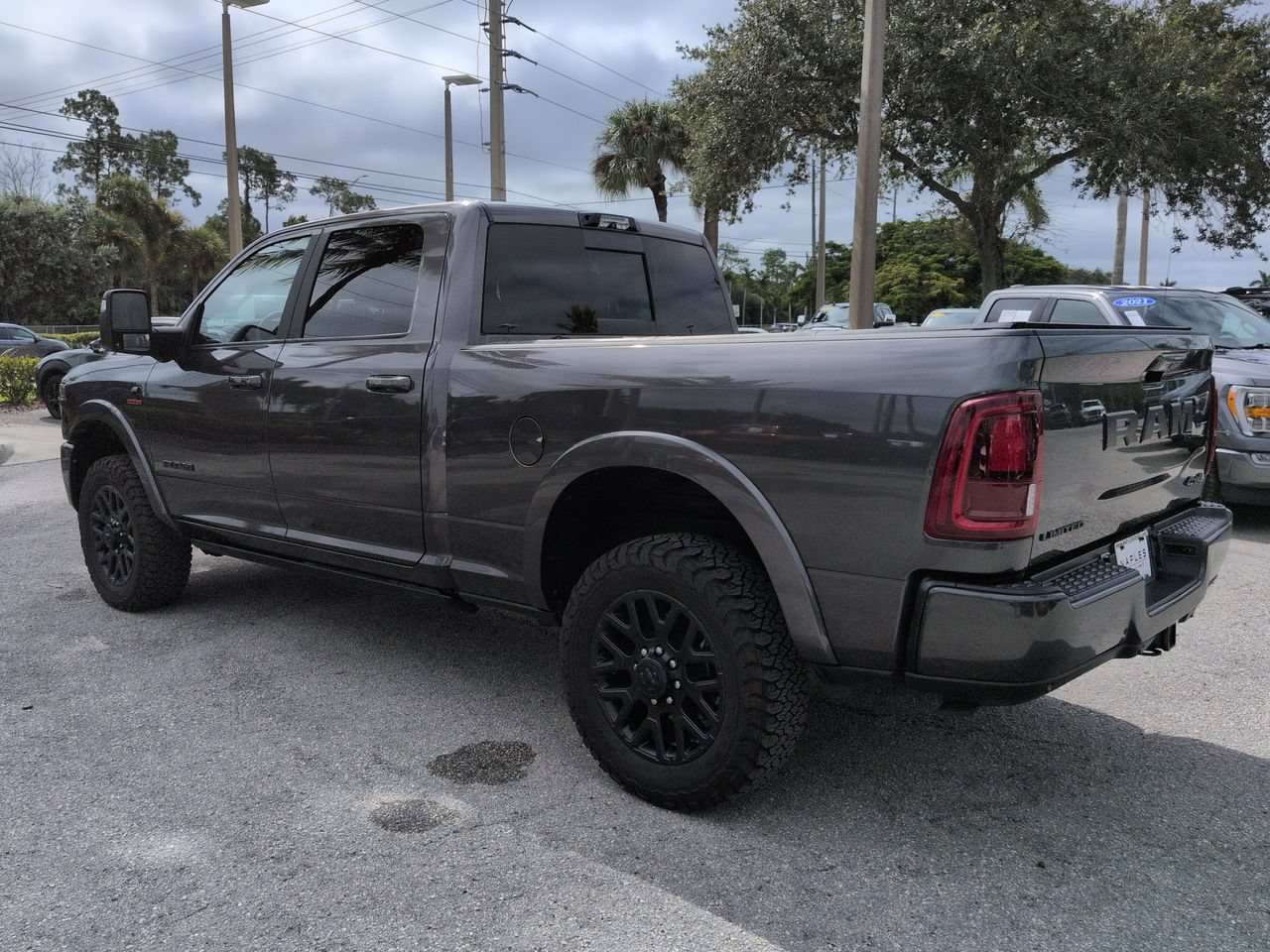 Used 2025 RAM 2500 Limited AWD/4WD image 7