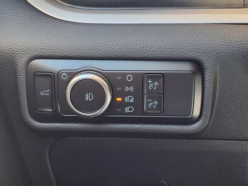Used 2023 Ford Explorer XLT w/ Equipment Group 202A AWD/4WD image 19