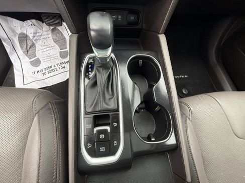 Used 2019 Hyundai Santa Fe Limited image 20