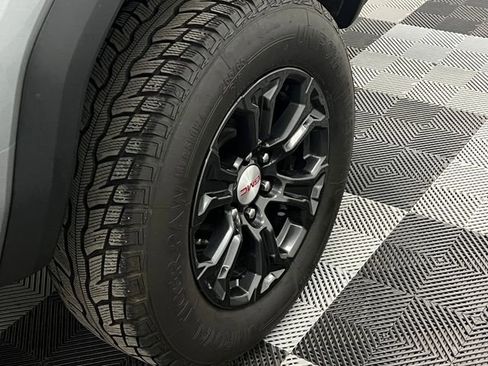 Used 2024 GMC Canyon Elevation w/ Trailering Package AWD/4WD image 11