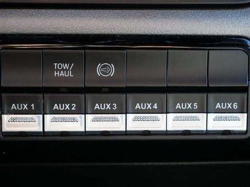 Used 2024 RAM 3500 Tradesman w/ Chrome Appearance Group image 23