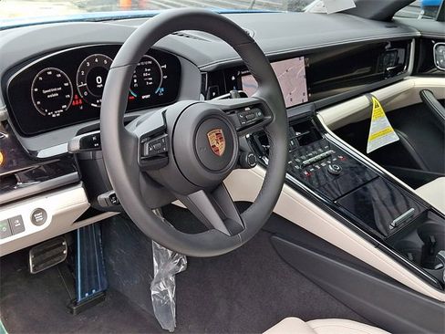New 2026 Porsche Panamera 4 image 4