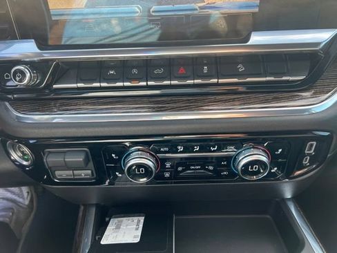 Used 2024 GMC Sierra 1500 Elevation w/ Preferred Package AWD/4WD image 27