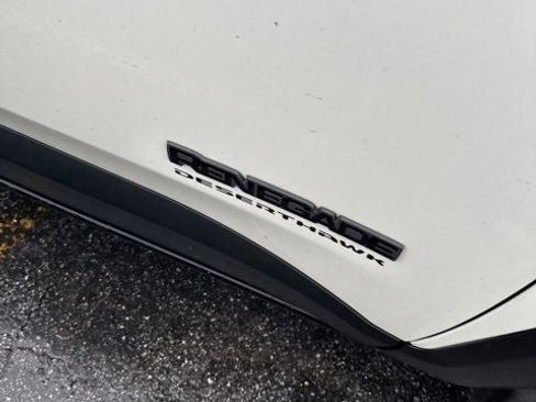 Used 2017 Jeep Renegade Trailhawk image 4