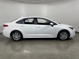 Used 2022 Toyota Corolla LE image 2