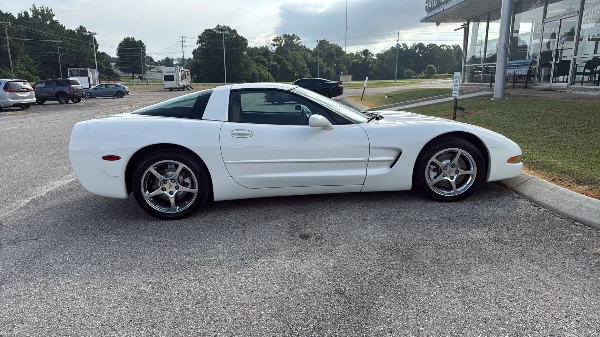 Used 2002 Chevrolet Corvette Coupe w/ Preferred Equipment Group2 RWD image 7