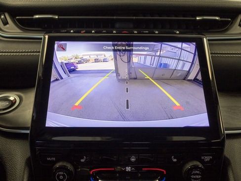 Certified 2023 Jeep Grand Cherokee Limited w/ Black Appearance Package image 15