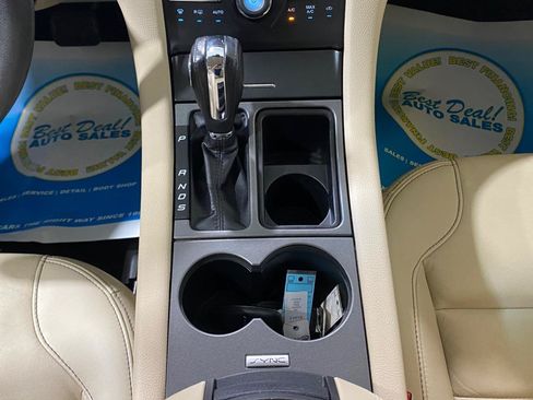 Used 2018 Ford Taurus SEL w/ Equipment Group 201A AWD/4WD image 12