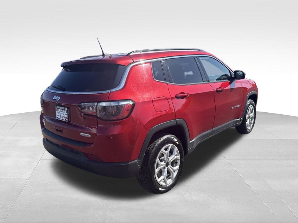 Certified 2025 Jeep Compass Latitude w/ Sun & Sound Group AWD/4WD image 4