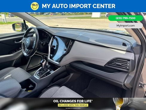 Used 2025 Subaru Outback Premium AWD/4WD image 30