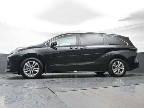 Certified 2026 Toyota Sienna XLE AWD/4WD image 36