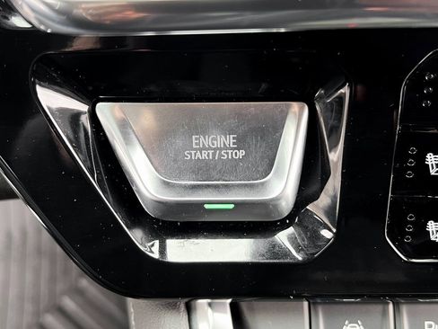 Used 2025 GMC Sierra 1500 Denali image 8