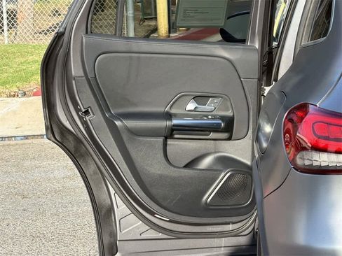 Used 2021 Mercedes-Benz GLA 250 GLA 250 image 26