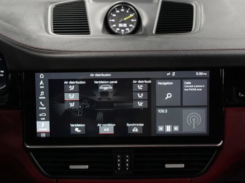Used 2019 Porsche Cayenne E-Hybrid AWD/4WD image 18