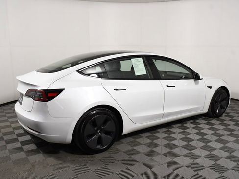 Used 2023 Tesla Model 3 Standard Range image 7