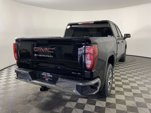 Used 2020 GMC Sierra 1500 SLE w/ SLE Value Package image 3