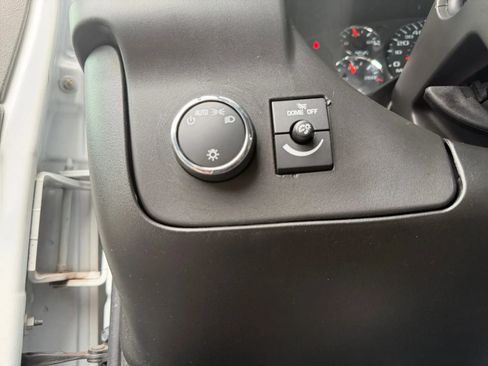 Used 2022 GMC Savana 2500 w/ Driver Convenience Package RWD image 18