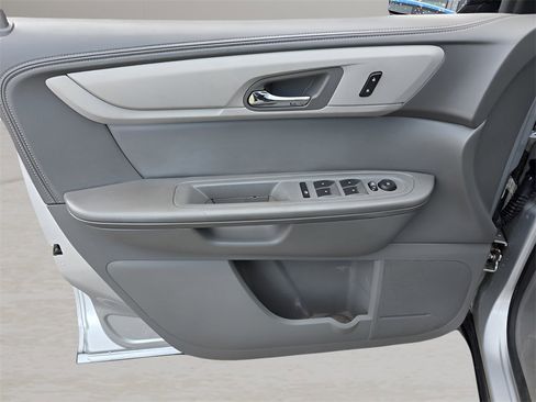 Used 2016 Chevrolet Traverse LS image 16