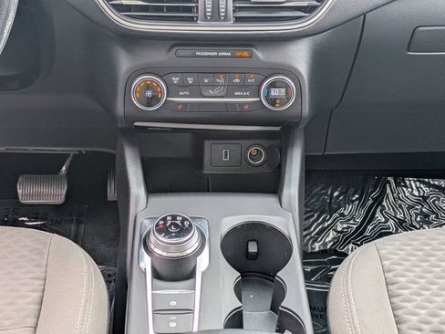 Used 2020 Ford Escape SE FWD image 20
