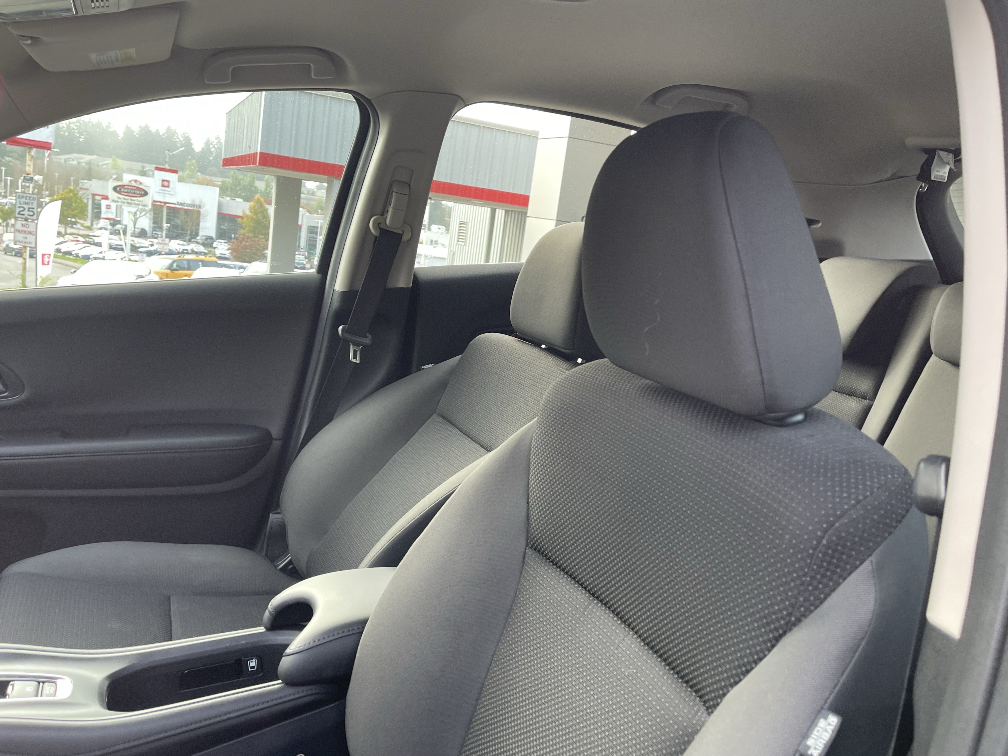 Used 2022 Honda HR-V LX image 17