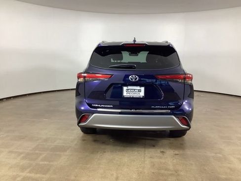 Used 2023 Toyota Highlander Platinum AWD/4WD image 6