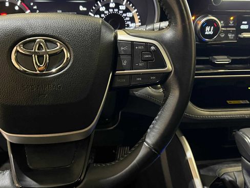 Certified 2023 Toyota Highlander XLE image 21