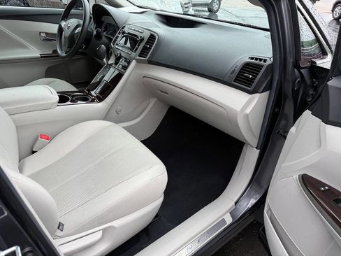 Used 2011 Toyota Venza AWD w/ Convenience Pkg image 65