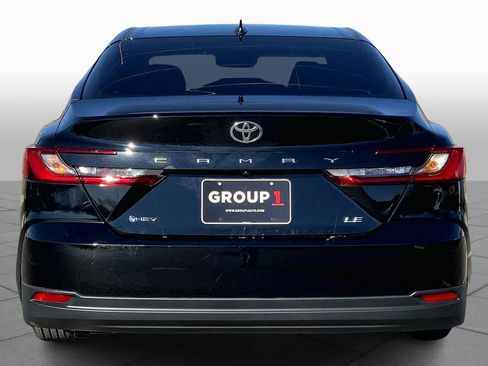 Used 2025 Toyota Camry LE w/ Convenience Package image 5