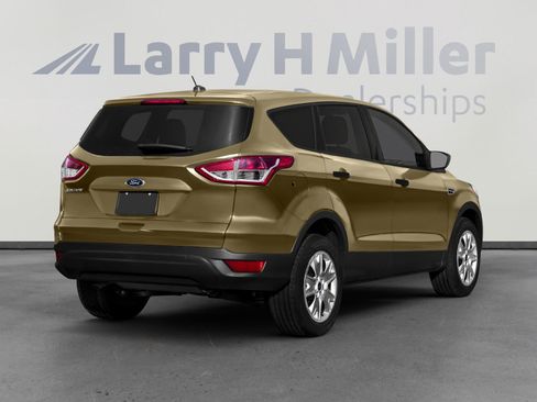 Used 2015 Ford Escape S image 2