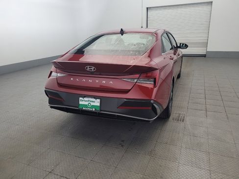 Used 2025 Hyundai Elantra SEL FWD image 7