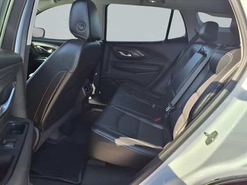 Used 2023 GMC Terrain SLT w/ Tech Package image 13