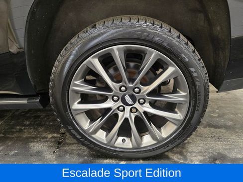 Used 2020 Cadillac Escalade Premium Luxury AWD/4WD image 12