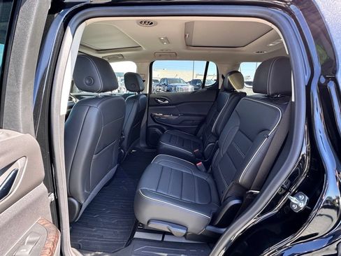 Used 2023 GMC Acadia Denali w/ Denali Ultimate Package AWD/4WD image 25