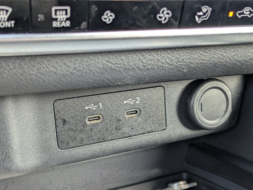 Used 2025 Nissan Rogue SV FWD image 21