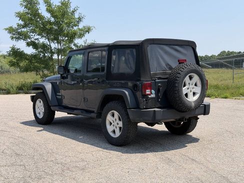Used 2017 Jeep Wrangler Unlimited Sport w/ Quick Order Package 24S AWD/4WD image 3