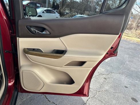 Used 2018 GMC Acadia Denali w/ Technology Package image 17