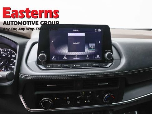 Used 2023 Nissan Rogue S AWD/4WD image 12