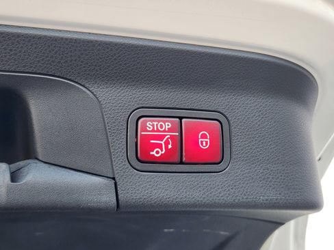 Used 2023 Mercedes-Benz GLC 300 4MATIC Coupe image 37