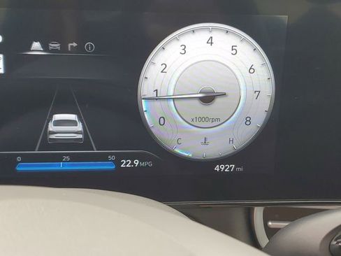 Certified 2025 Hyundai Elantra SEL FWD image 25