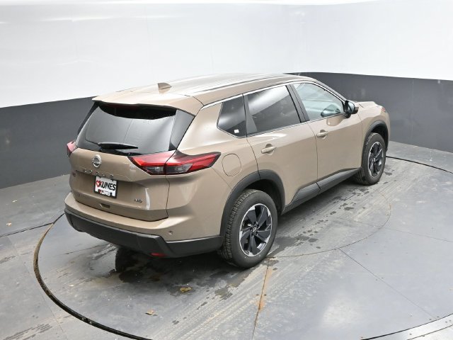 Used 2025 Nissan Rogue SV AWD/4WD image 32