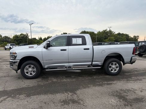 Used 2026 RAM 2500 Big Horn AWD/4WD image 4