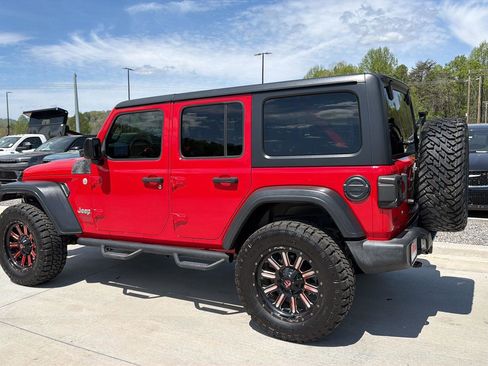 Used 2018 Jeep Wrangler Unlimited Sport S AWD/4WD image 6