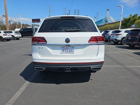Used 2023 Volkswagen Atlas SE w/ Panoramic Sunroof Package FWD image 11