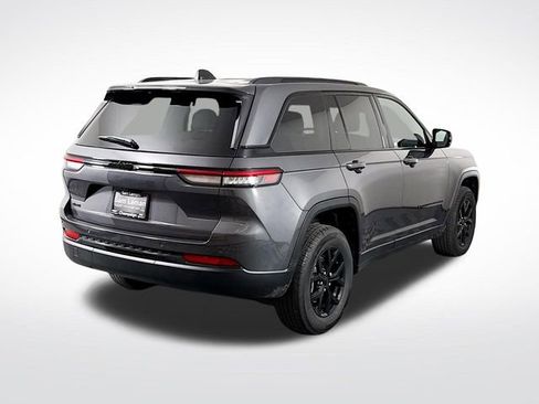 New 2025 Jeep Grand Cherokee Laredo image 7